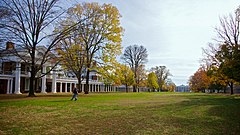240px Lawn UVa looking south fall 2010 cropped